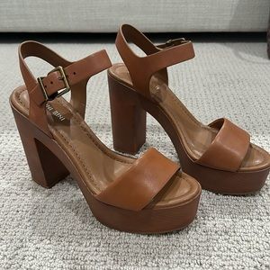Gianni Bini Platform Heels